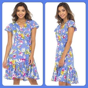 ✨HP✨Floral V-neck Wrap Dress w/Flutter Sleeves.✨